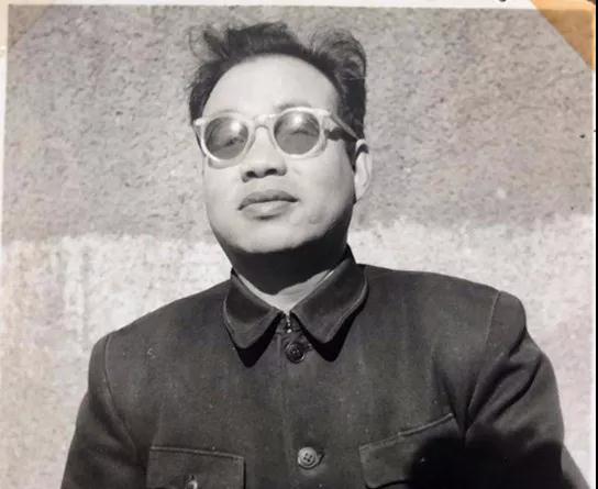 View �й��ı��� ������õ�Ӣ�� ����˾���� details